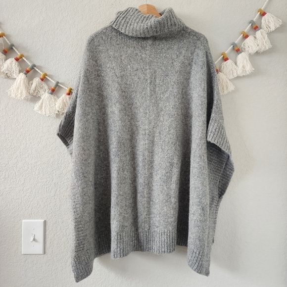 J. Crew Alpaca Wool Relaxed Turtleneck Poncho Sweater Slouchy Cozy Boho Gray S/M - Picture 2 of 10